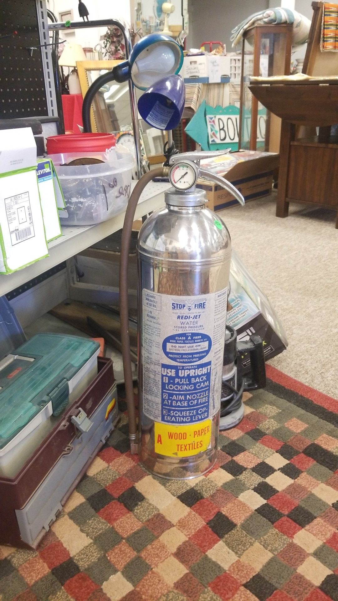 Water fire extinguisher