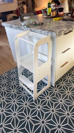 Coco Village learning tower Kitchen Helper Stepstool