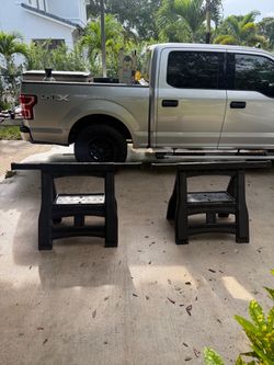 Sawhorses with extension arms