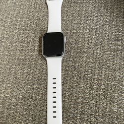 Apple Watch Series 5 - 40mm With White Band