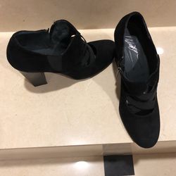 2 Times Used Leather Black Size 7 ,5 With High Heels Shoes  From Donald  Plainer