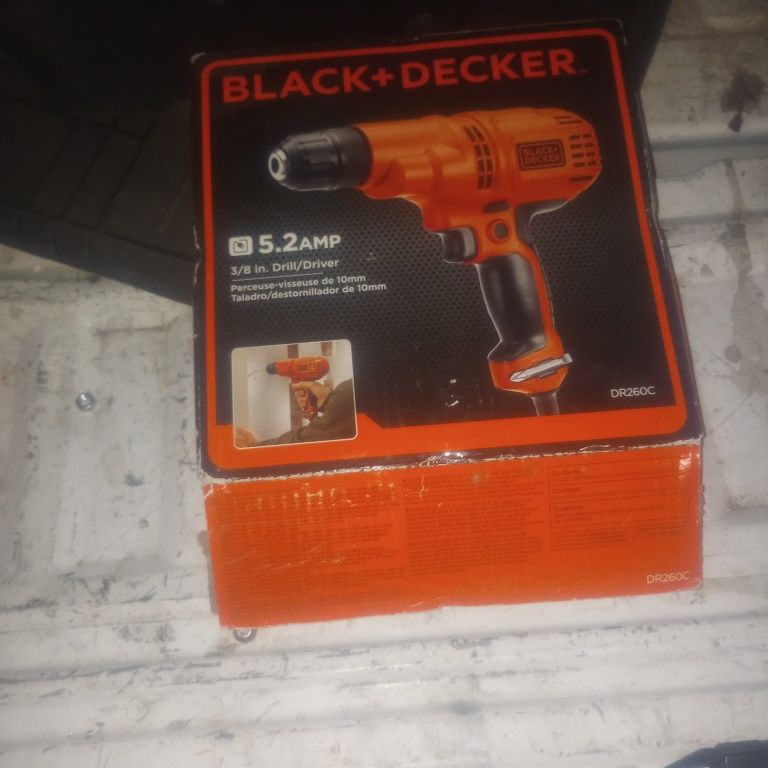 BLACK & DECKER 5.2-Amp 3/8-in Corded Drill at