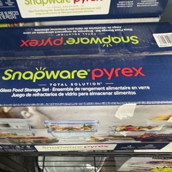 Pyrex Snapware Food Storage Set