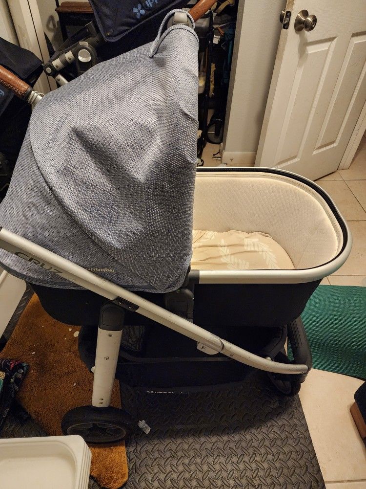 Free Uppababy Cruz and Bassinet Attachment 