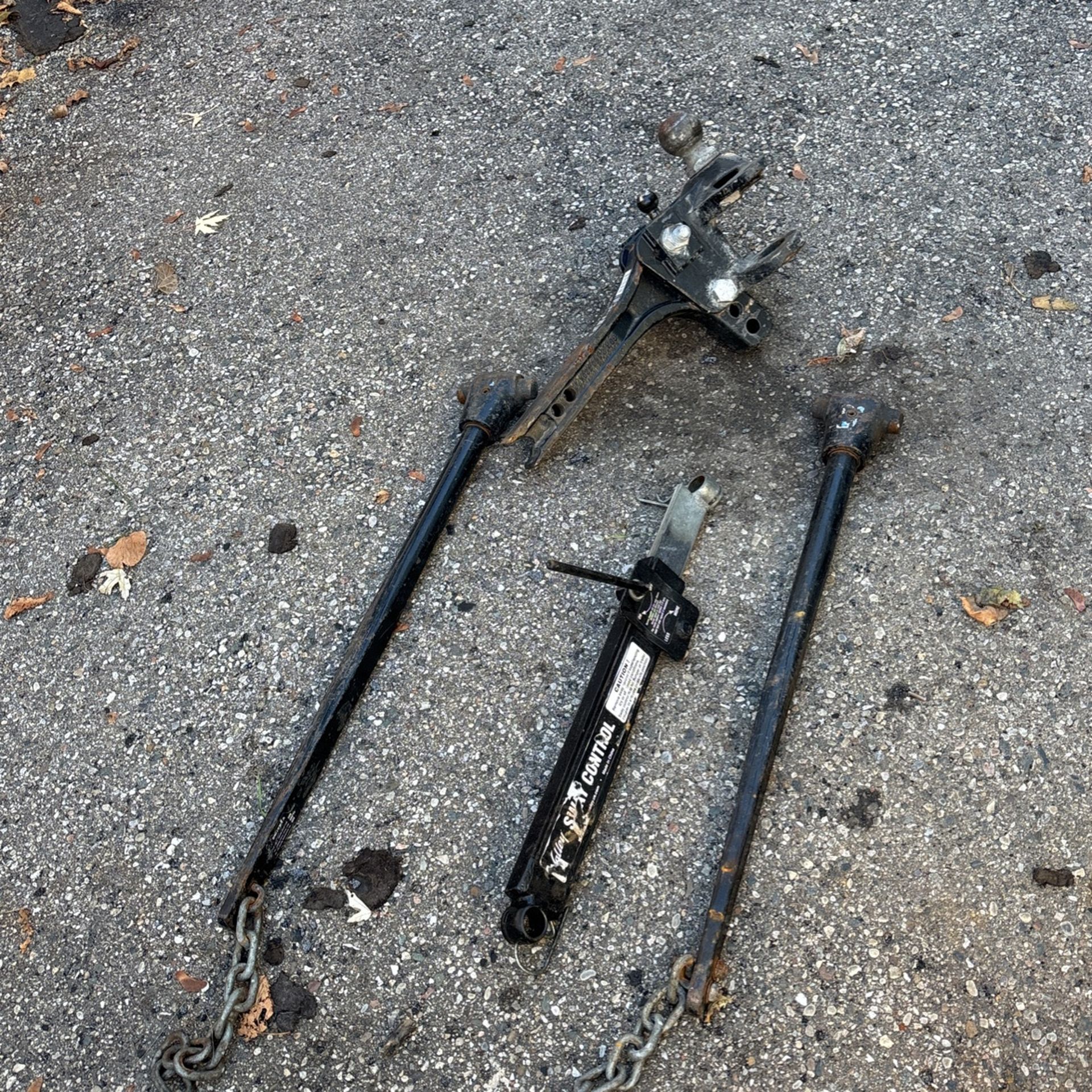 1,500 Lb Tow And Sway Control Hitch