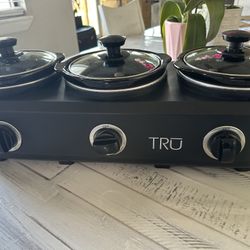 Like New! triple Buffet Servers