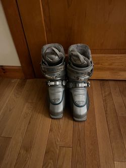 Dalbello Vista Women’s Ski Boots – Size 8/8.5 (Mondo 25.5)