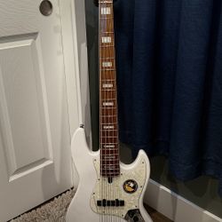 Sire Marcus Miller V8 5-string Electric Bass - White Blonde