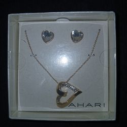Brand new necklace and earrings jewlery set