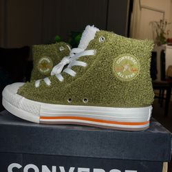 CONVERSE chucks womens (size 5)