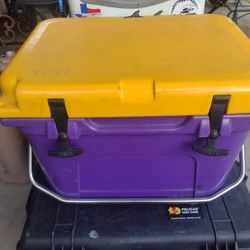 YETI Cooler 20