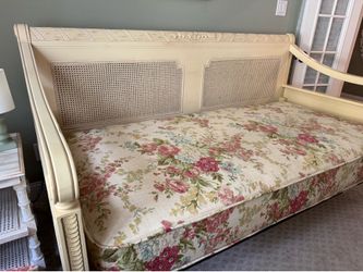 Shabby chic french daybed