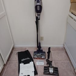 Shark DuoClean Vacuum UV480 with Shark Hard Floor Genie 