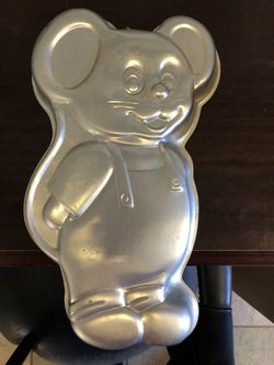 Wilton Vintage Mouse Cake Pan