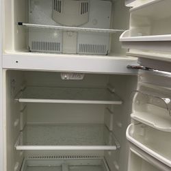 White Kenmore Refrigerator For Sale! 