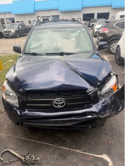 Only for parts rav4 2008