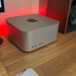 Apple M2 Max Mac Studio