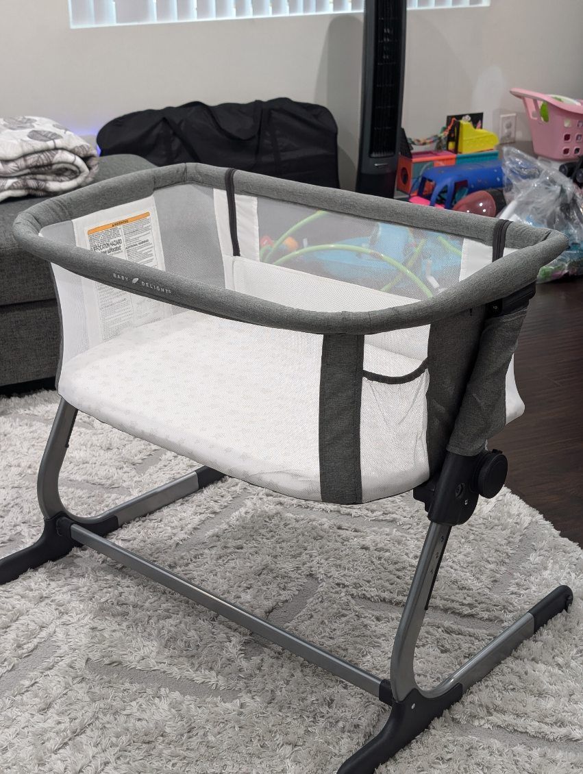 Baby Delight Bedside Bassinet - Gray