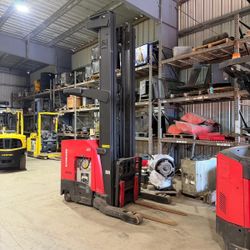 2018 Raymond 4500 lbs capacity stand-up reach forklift