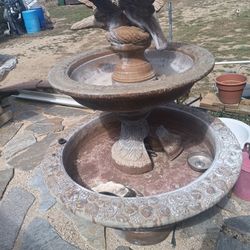 Fountain With Bird Design 