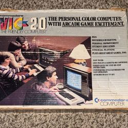 COMMODORE VIC-20 PERSONAL COLOR COMPUTER KEYBOARD