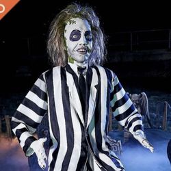 Talking Beetlejuice Animatronic sitting on Gravestone HARD TO FIND NEW