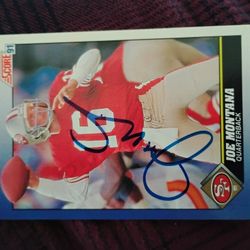 Signed Joe Montana Football Card 1991