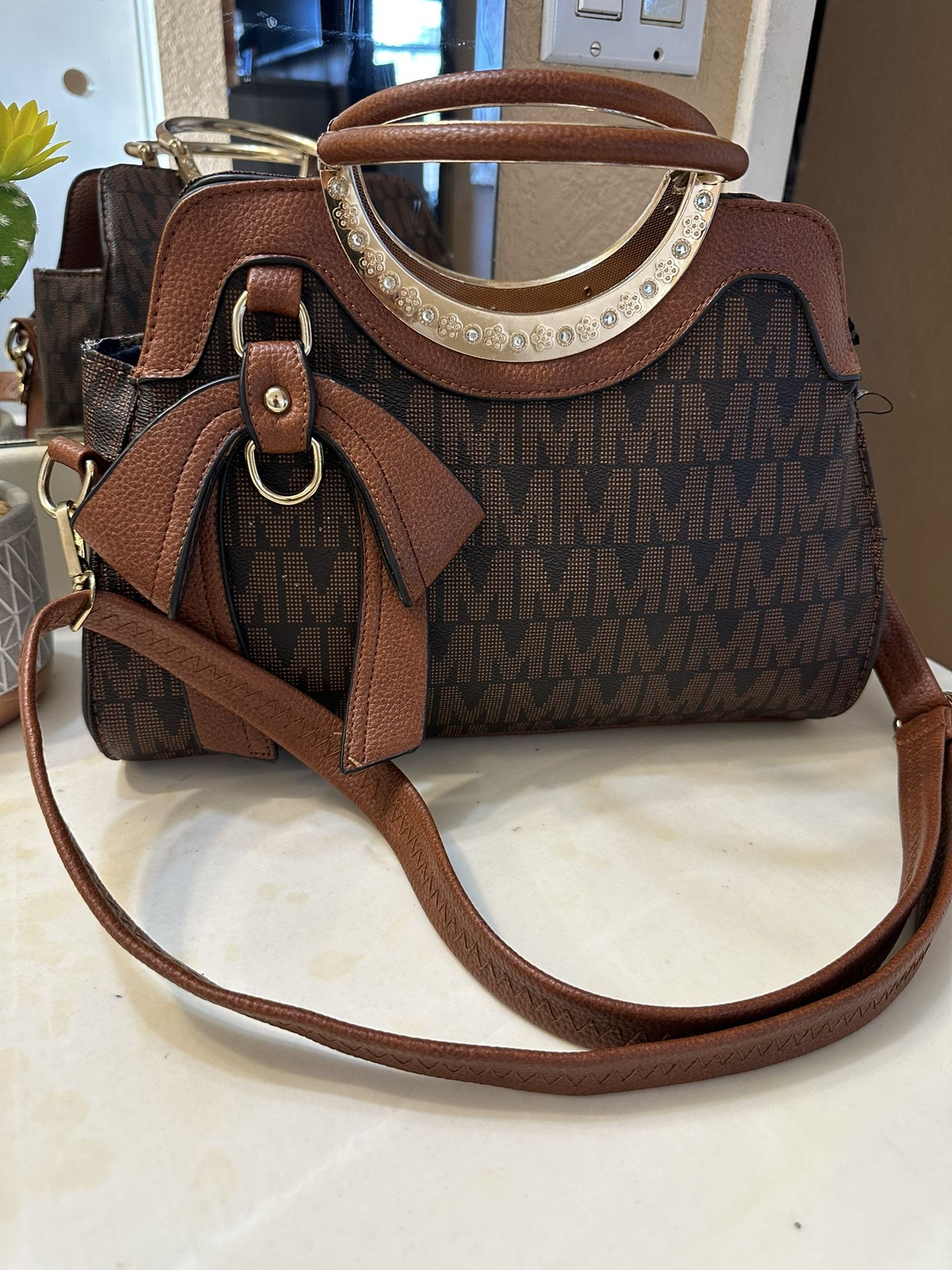 Lv Hand Bag Crossover Bag Purse Brown With Shoulder Strap for Sale in  Phoenix, AZ - OfferUp