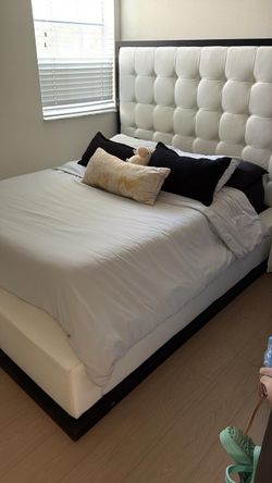 Bed Queen Size