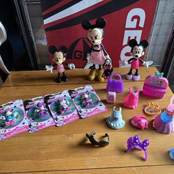 Minnie Mouse dress Up Figures