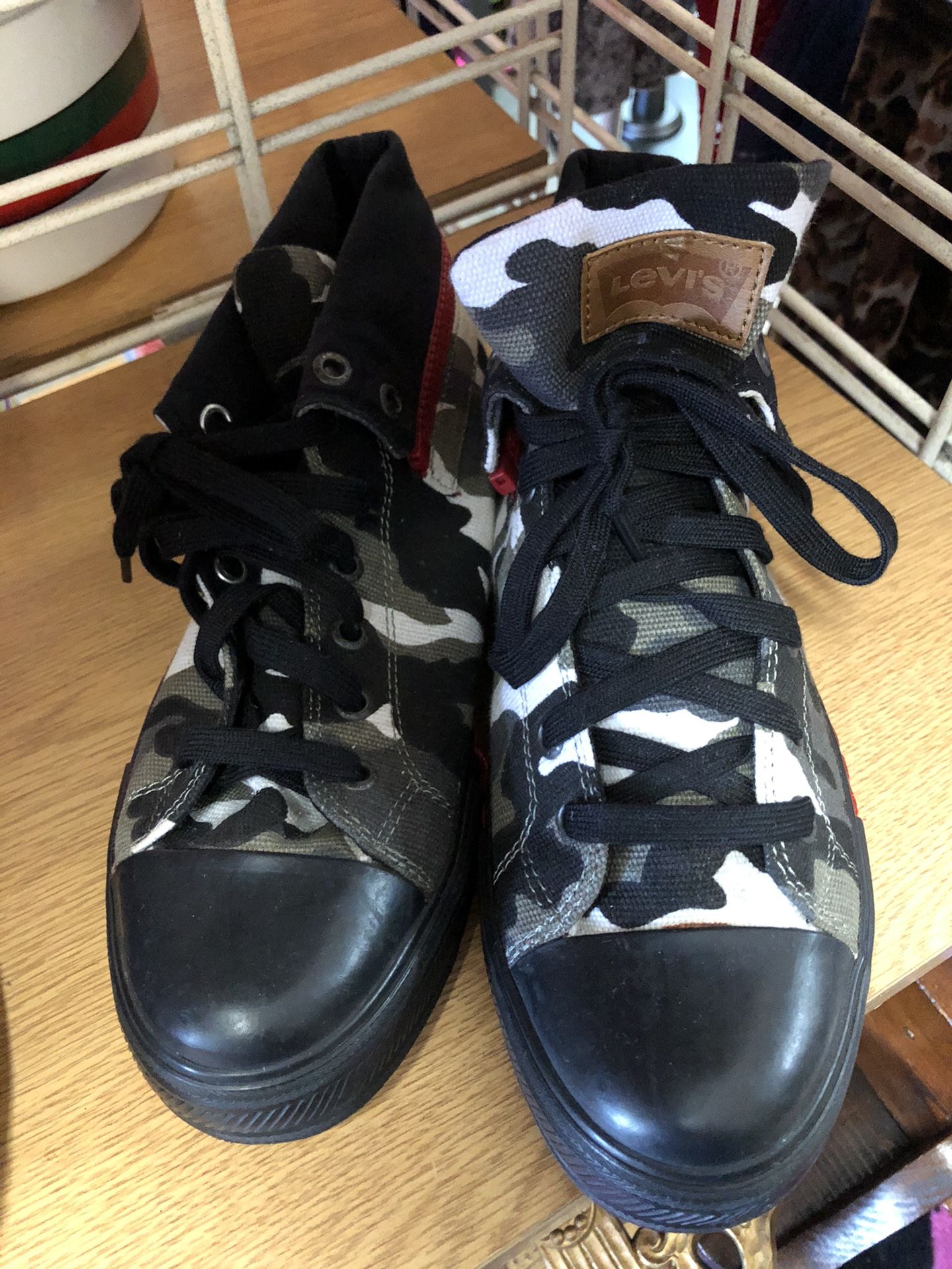 Levi’s men’s size 8 1/2