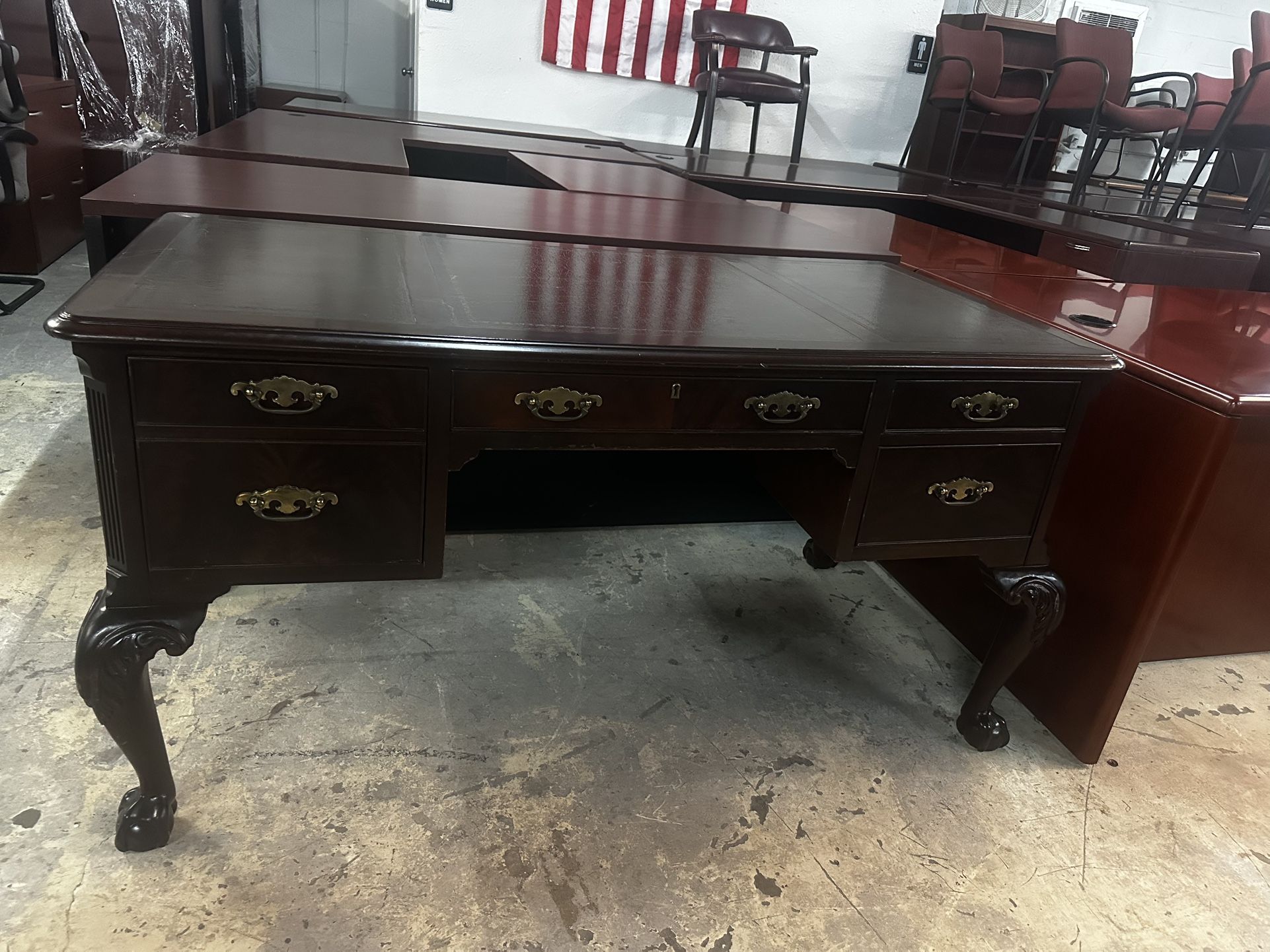 OFFICE/HOME DESK ANTIQUE WOODEN DESK
