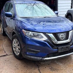 Nissan Rogue Azul