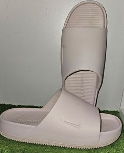 Nike Womens Calm Sandals Size 9 Barely Rose Foam Platform Slide Beach Pool Shoe
Unisex Men's Size 8
Excellent condition 
Super clean 
Pls see all pict