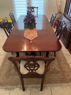 Thomasville vintage Dining room table Mahogany wood