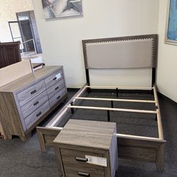 Queen 4 piece bedroom set