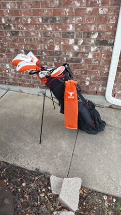 Set Of Golf Clubs w/ Texas Longhorn Covers & Towel