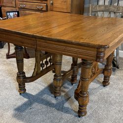 Oak Dining Table with 3 Leaves