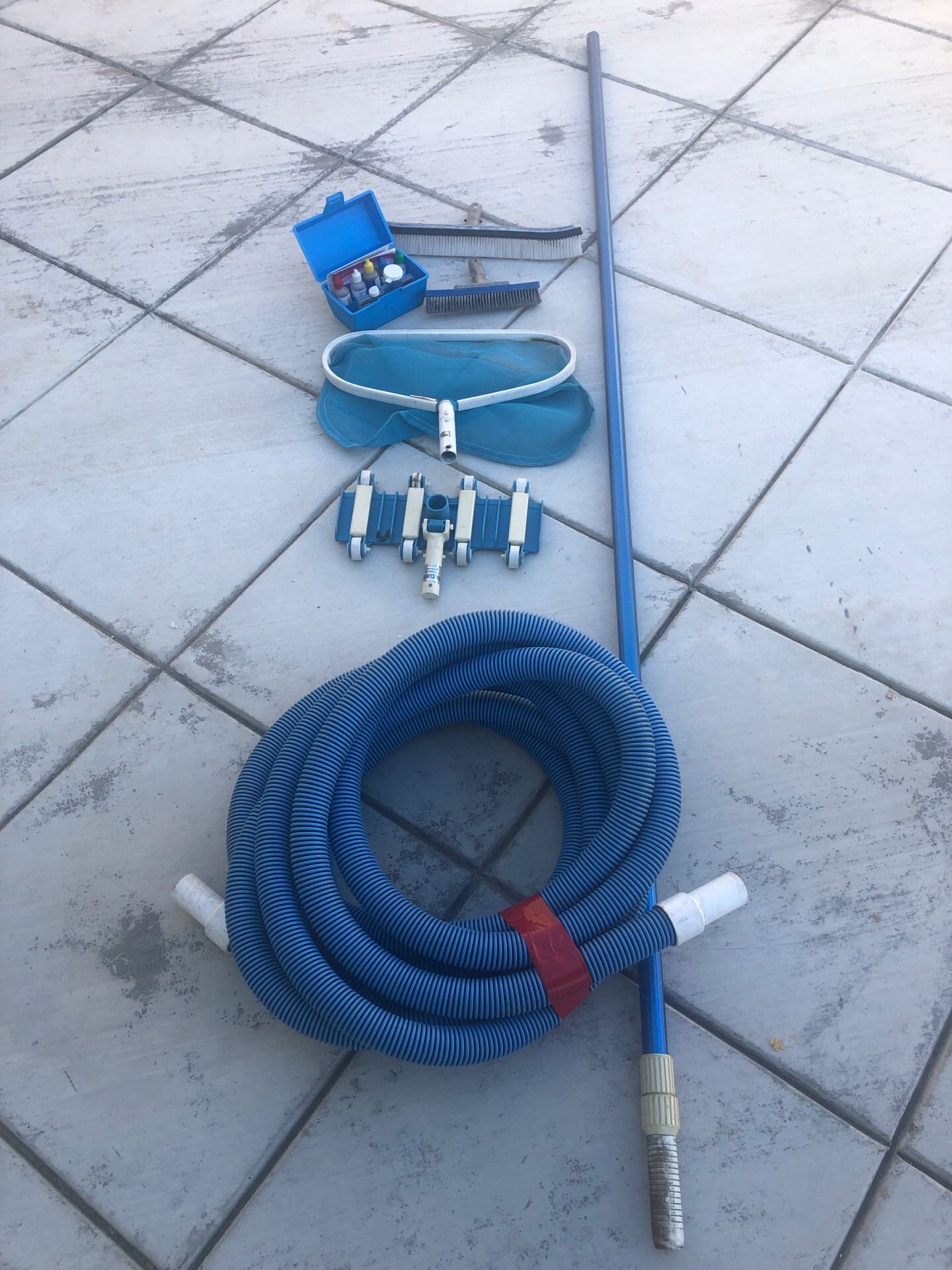 Pool kit cleaning