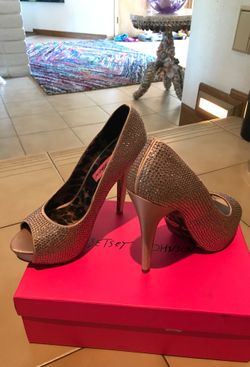 New BETSEY Johnson blush pink high heels