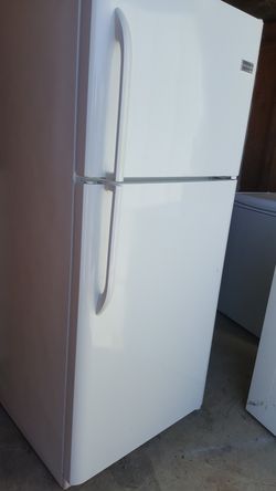 Refrigerator whirlpool works great