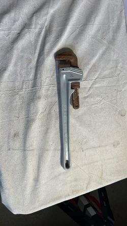 Pipe wrench 14 inch