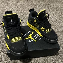 Jordan 4 Yellow Thunder