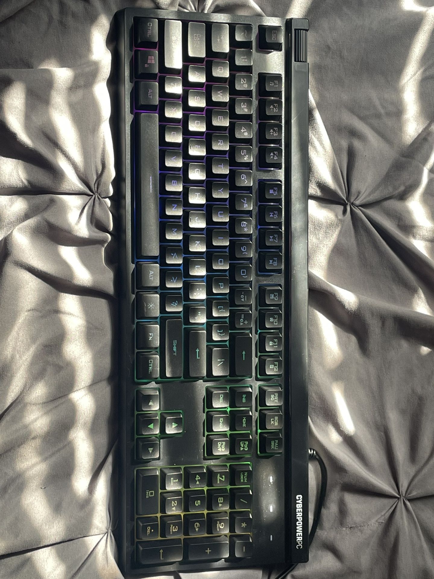 CyberPower PC Play Ready LED Wired Gaming Keyboard 02 RGB NOHI KB-161-104