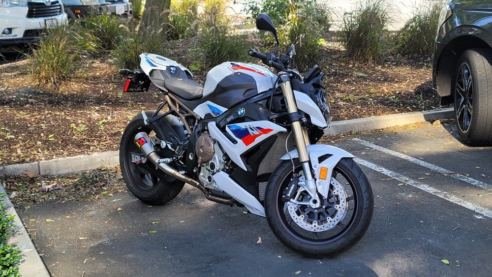2022 BMW S1000R