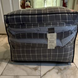 Tommy Hilfiger Comforter Set brand new never use $25 dollars $25