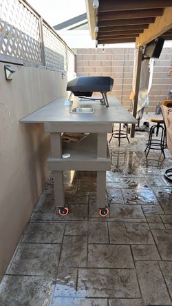 Bar table