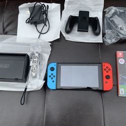 Nintendo switch V2 bundle like new