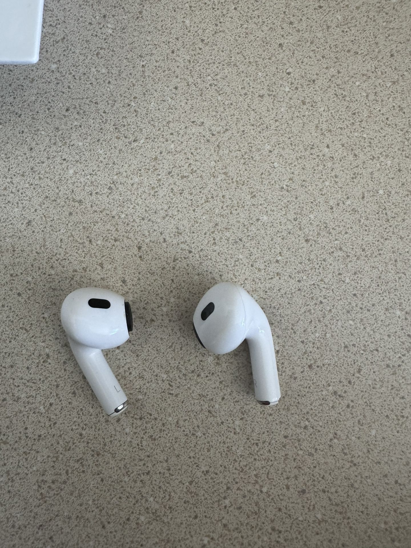 Apple AirPods 2 Generation