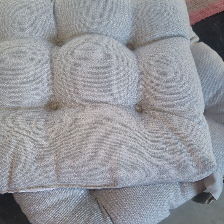 2 AVAILABLE 15" X 15"